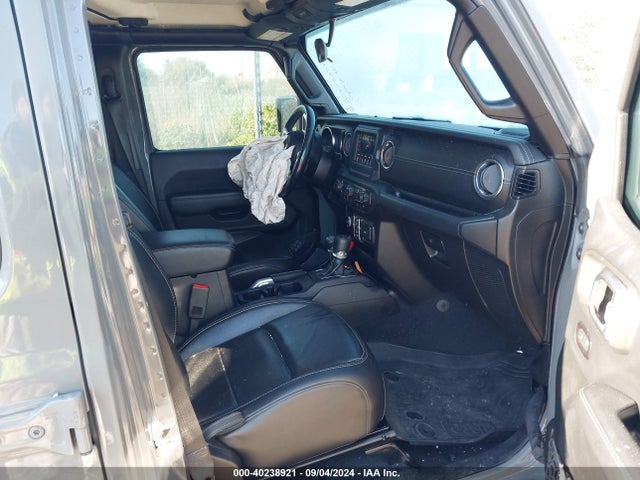 1C4HJXEN1KW517160 Jeep Wrangler Unlimited Sahara 4x4