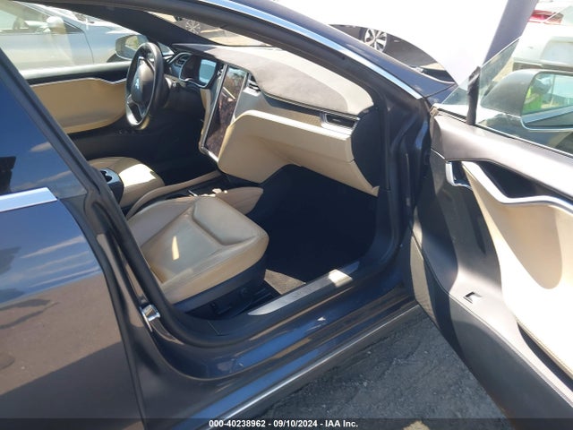 2016 TESLA MODEL S 5YJSA1E42GF125066 Photo 4