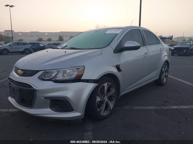 Chevrolet Sonic Premier 2018 1G1JF5SB1J4138387 Image 2