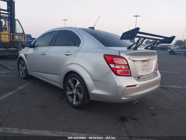 Chevrolet Sonic Premier 2018 1G1JF5SB1J4138387 Image 3