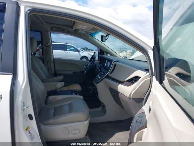 5TDYK3DC3FS664592 Toyota Sienna Xle 8 Passenger