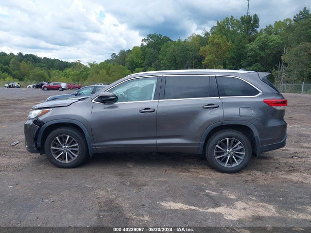 Toyota Highlander Xle 2017 5TDKZRFH0HS215094 Image 14
