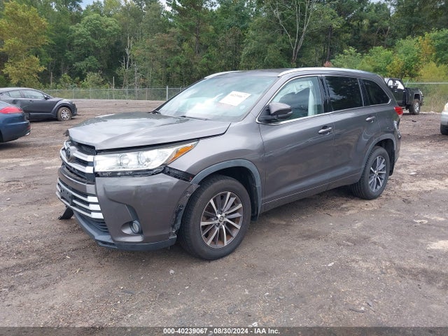 Toyota Highlander Xle 2017 5TDKZRFH0HS215094 Image 2