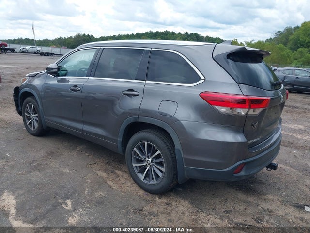 Toyota Highlander Xle 2017 5TDKZRFH0HS215094 Image 3