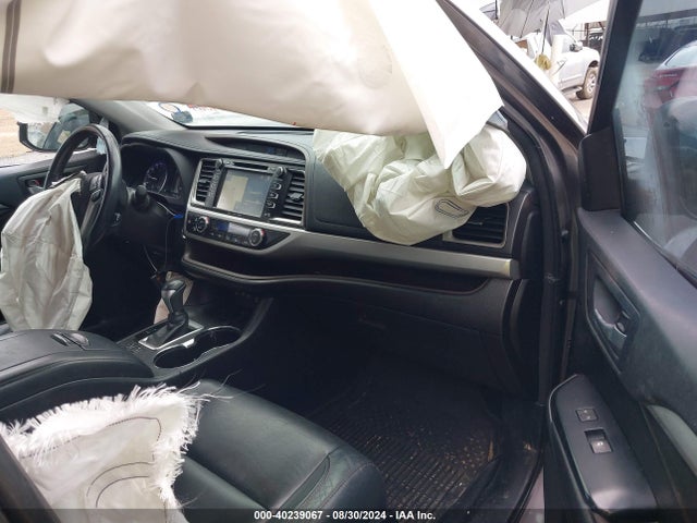 Toyota Highlander Xle 2017 5TDKZRFH0HS215094 Image 5