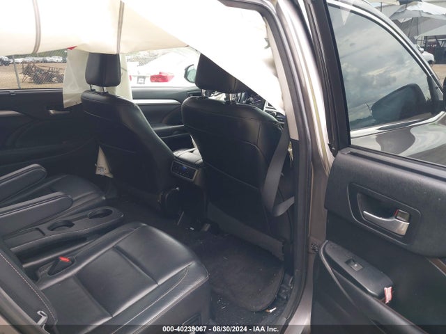 Toyota Highlander Xle 2017 5TDKZRFH0HS215094 Image 8