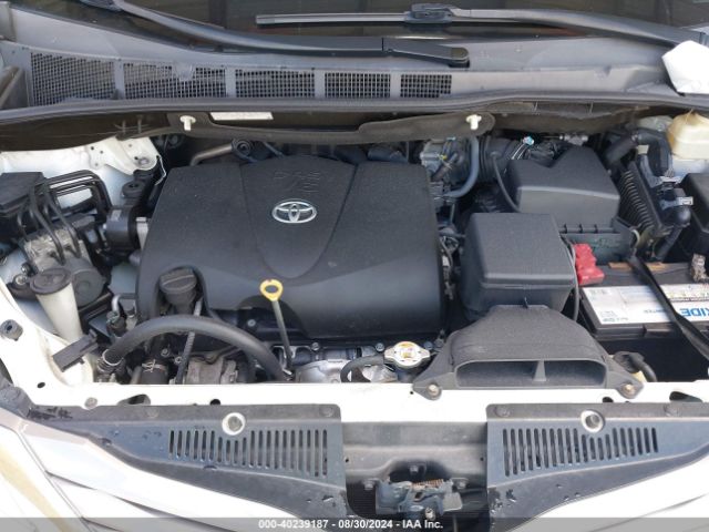 5TDYZ3DC1HS800457 Toyota Sienna Xle 8 Passenger