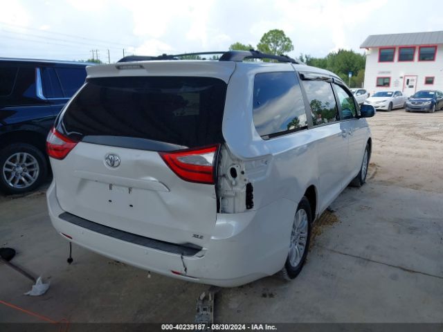 5TDYZ3DC1HS800457 Toyota Sienna Xle 8 Passenger