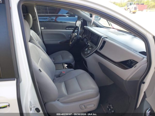 5TDYZ3DC1HS800457 Toyota Sienna Xle 8 Passenger