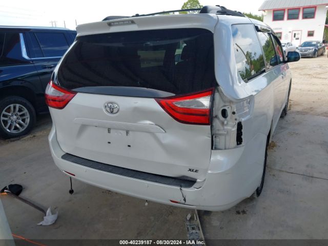 5TDYZ3DC1HS800457 Toyota Sienna Xle 8 Passenger