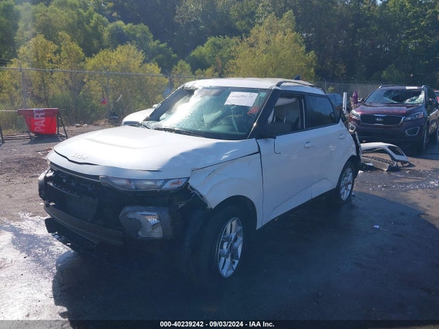 KIA SOUL LX 2022 KNDJ23AU4N7180258 Image 2