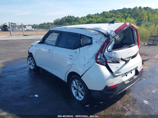 KIA SOUL LX 2022 KNDJ23AU4N7180258 Image 3