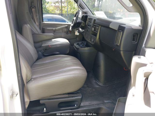 1GCWGAFP7J1258916 Chevrolet Express 2500 Work Van