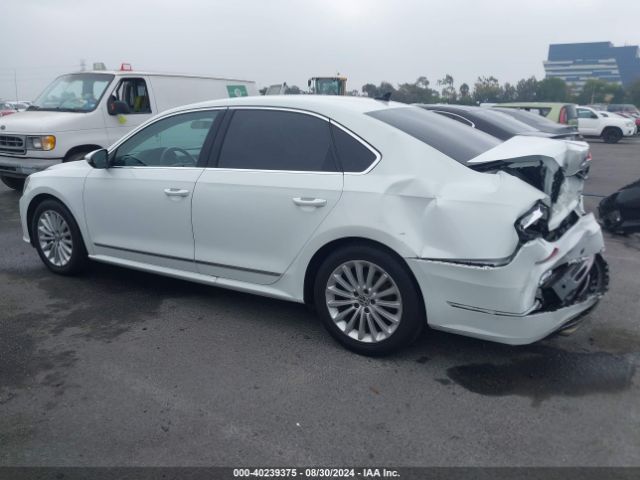 1VWBT7A35HC020043 Volkswagen Passat 1.8t Se