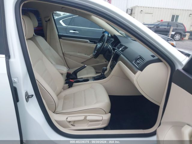 1VWBT7A35HC020043 Volkswagen Passat 1.8t Se