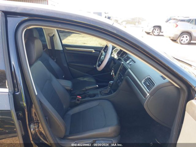 1VWDT7A39HC050364 Volkswagen Passat 1.8t R-line