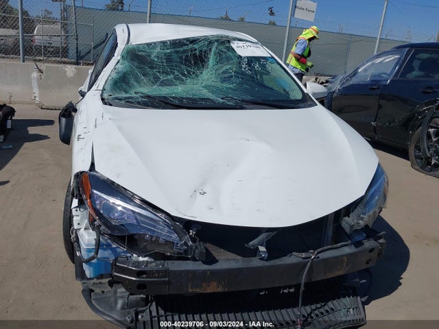 Toyota COROLLA LE 2017 5YFBURHE2HP646501 Image 13