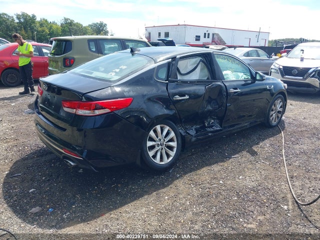 5XXGT4L3XJG268802 KIA Optima Lx