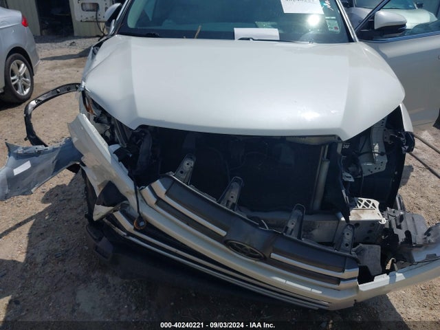 Toyota Highlander Le 2018 5TDZARFH3JS040495 Image 10