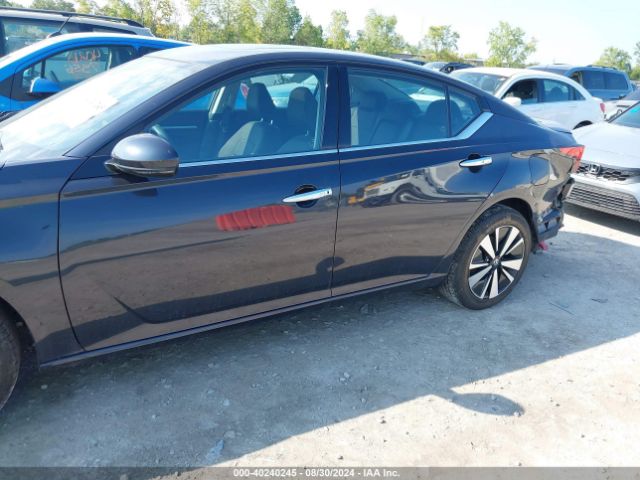 1N4BL4DW5LC268024 Nissan Altima Sv Intelligent Awd