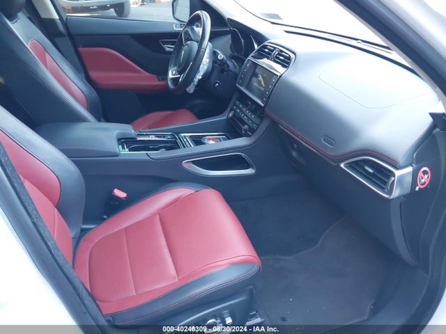 2018 JAGUAR F-PACE SADCL2FX4JA325044 Photo 4