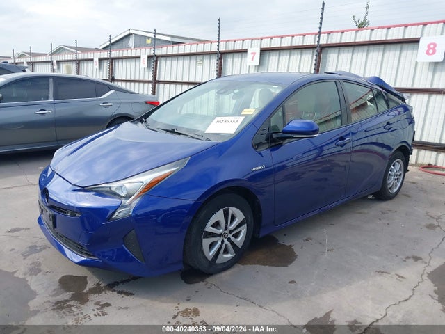Toyota Prius Two 2018 JTDKBRFU0J3068736 Image 2