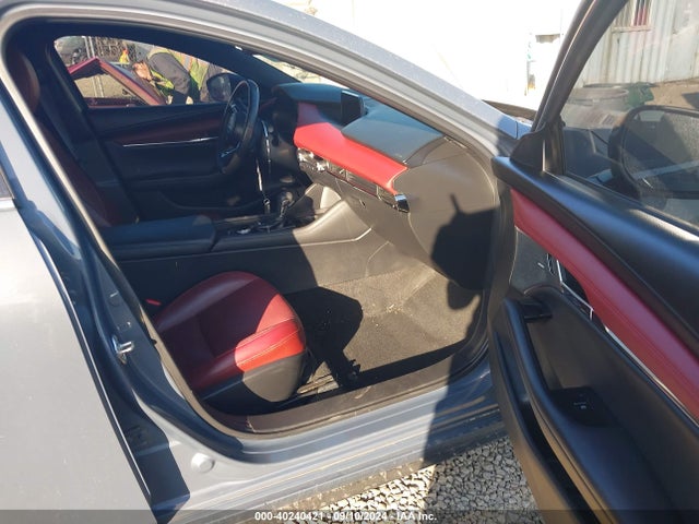 JM1BPBMM1P1607185 Mazda Mazda3 2.5 S Premium