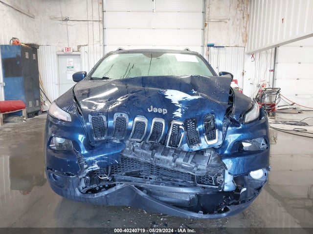 1C4PJMCB0JD570624 Jeep Cherokee Latitude 4x4