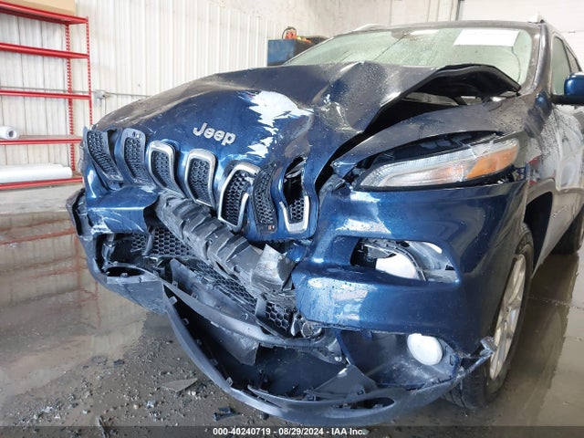 1C4PJMCB0JD570624 Jeep Cherokee Latitude 4x4