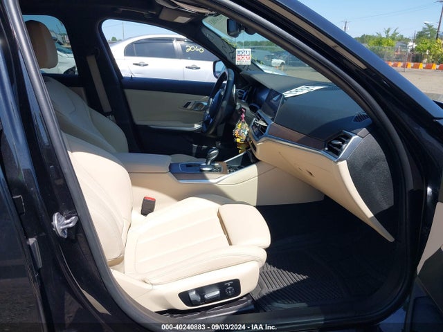 3MW5R7J04M8B95032 BMW 330i Xdrive