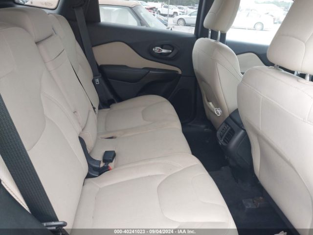 1C4PJLCB4FW532481 Jeep Cherokee Latitude