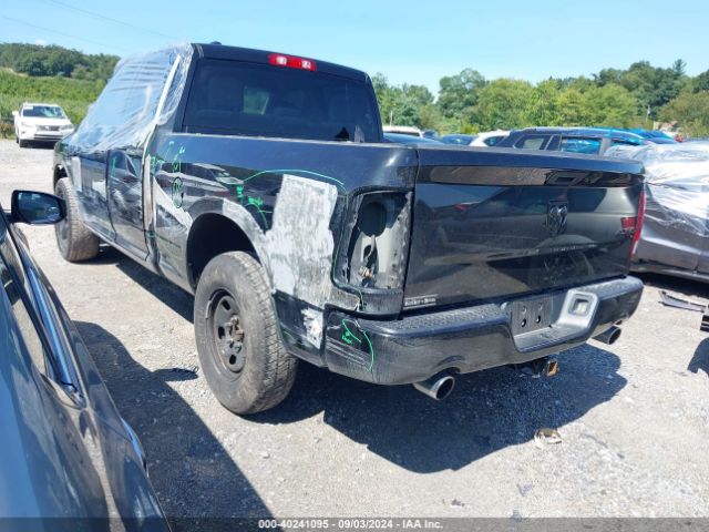 1C6RR7FT4HS767977 RAM 1500 Express Quad Cab 4x4 6'4 Box
