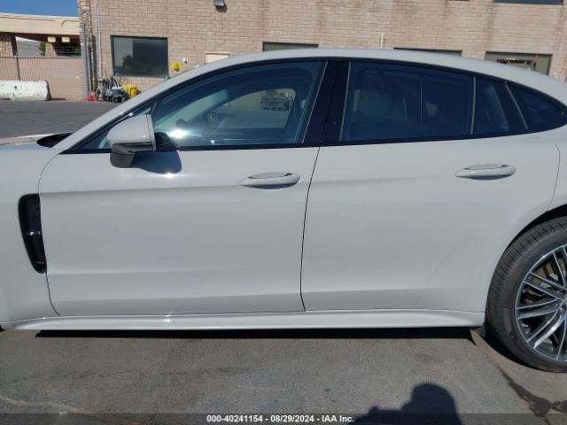 WP0AB2A75HL122403 Porsche Panamera 4s