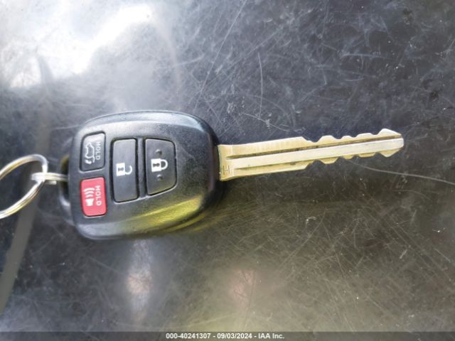 2T3WFREV9HW378844 Toyota Rav4 Xle