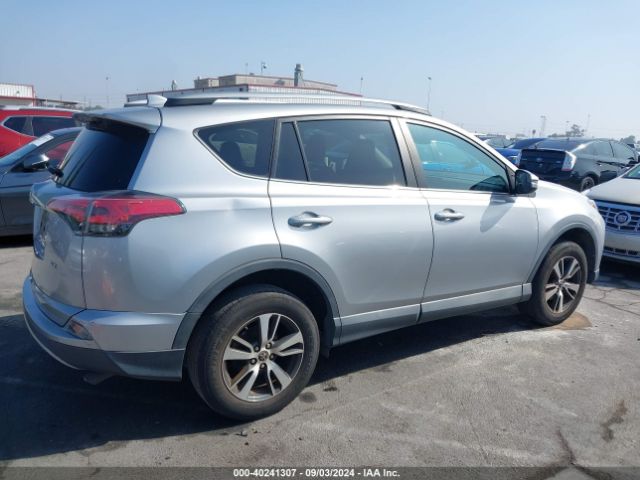 2T3WFREV9HW378844 Toyota Rav4 Xle
