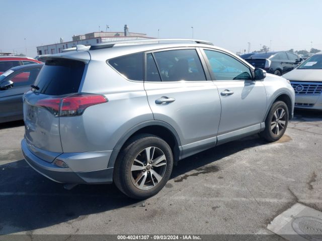 2T3WFREV9HW378844 Toyota Rav4 Xle