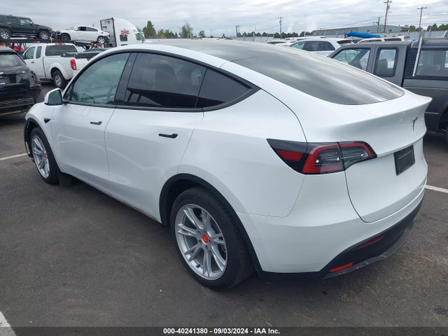 2022 TESLA MODEL Y 7SAYGAEE9NF523098 Photo 2
