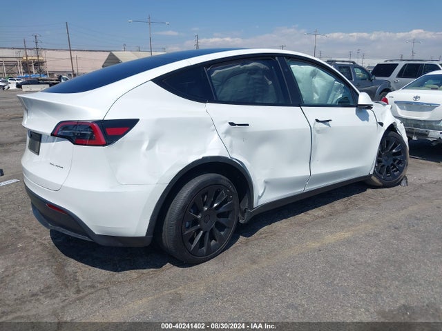 2023 TESLA MODEL Y 7SAYGDEEXPF801284 Photo 3