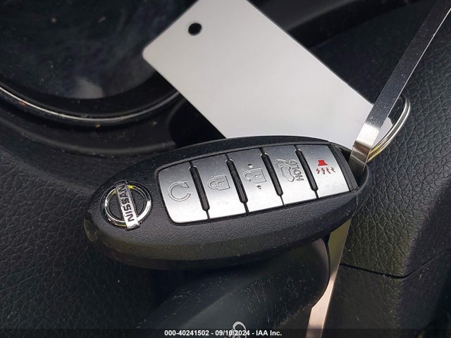 Nissan ROGUE SV 2018 5N1AT2MV6JC807695 Image 11