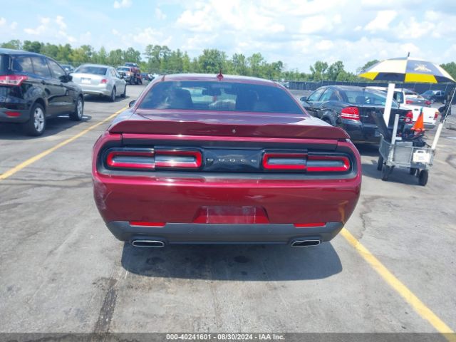 2C3CDZAG1JH333875 Dodge Challenger Sxt Plus