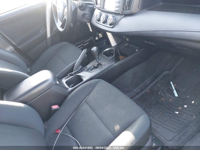 Toyota RAV4 LE 2016 2T3BFREV3GW520764 Image 5