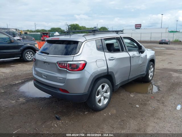 3C4NJDBB5JT199706 Jeep Compass Latitude 4x4