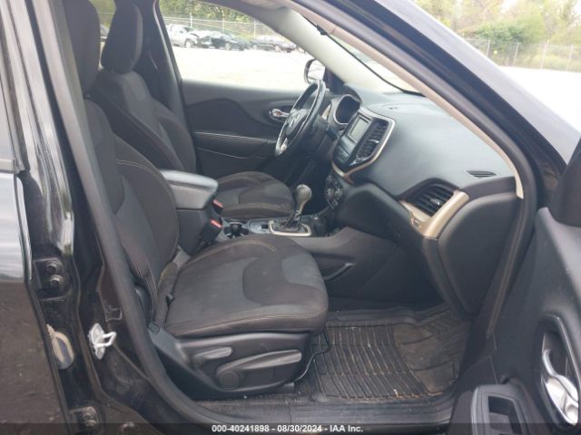1C4PJMCS7GW105268 Jeep Cherokee Altitude