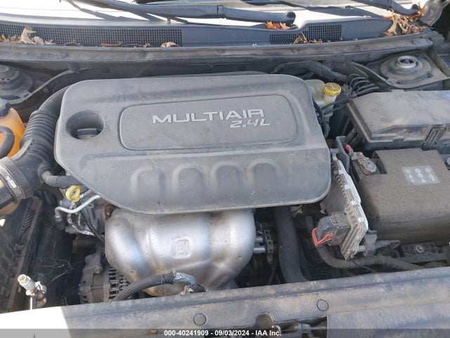 Chrysler 200 Limited 2015 1C3CCCAB3FN562920 Image 10