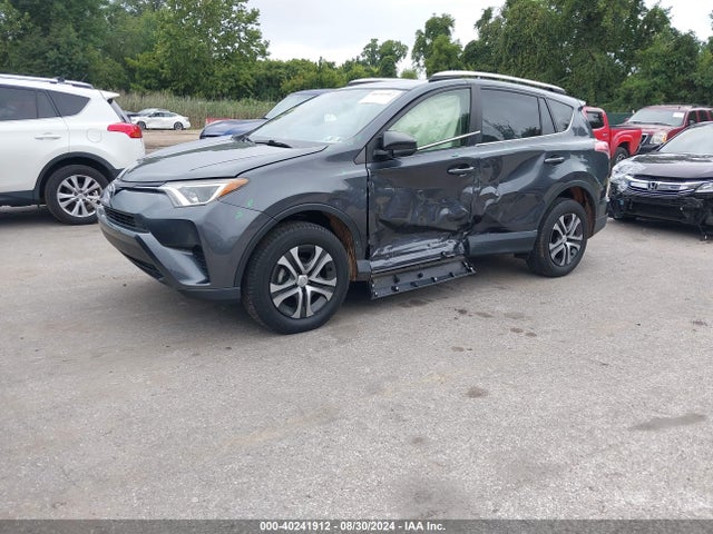Toyota RAV4 LE 2016 JTMBFREV1GD178776 Image 2