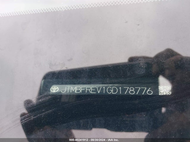 Toyota RAV4 LE 2016 JTMBFREV1GD178776 Image 9