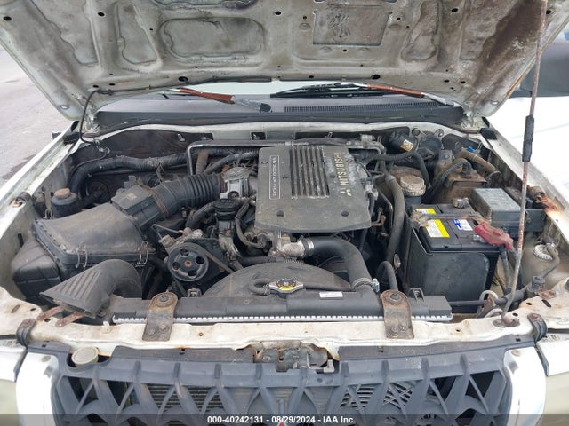 2000 MITSUBISHI MONTERO SPORT JA4LS31H3YP034914 Photo 9
