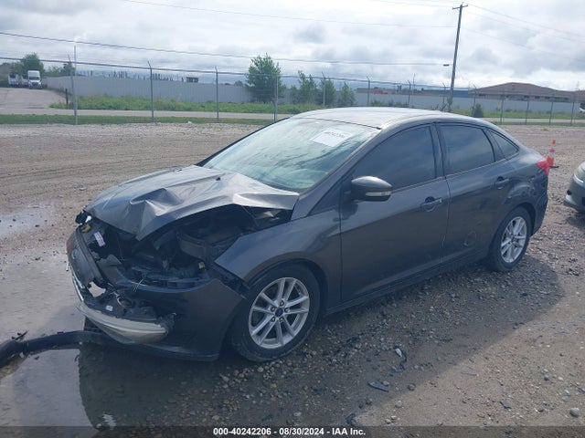 Ford FOCUS SE 2015 1FADP3F22FL355353 Image 2