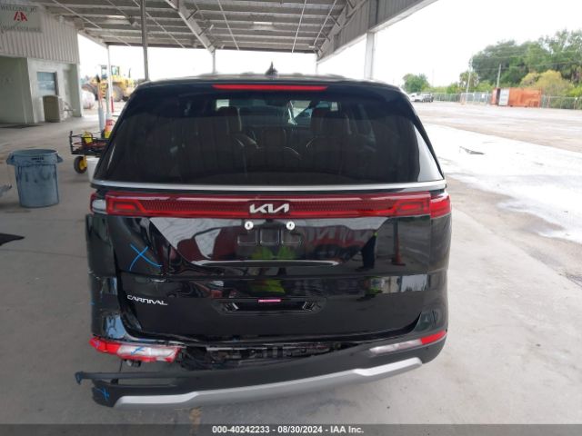 KNDNB4H3XR6304517 KIA Carnival Lx