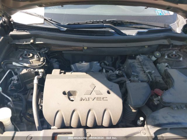 JA4AD2A33HZ035775 Mitsubishi Outlander Es